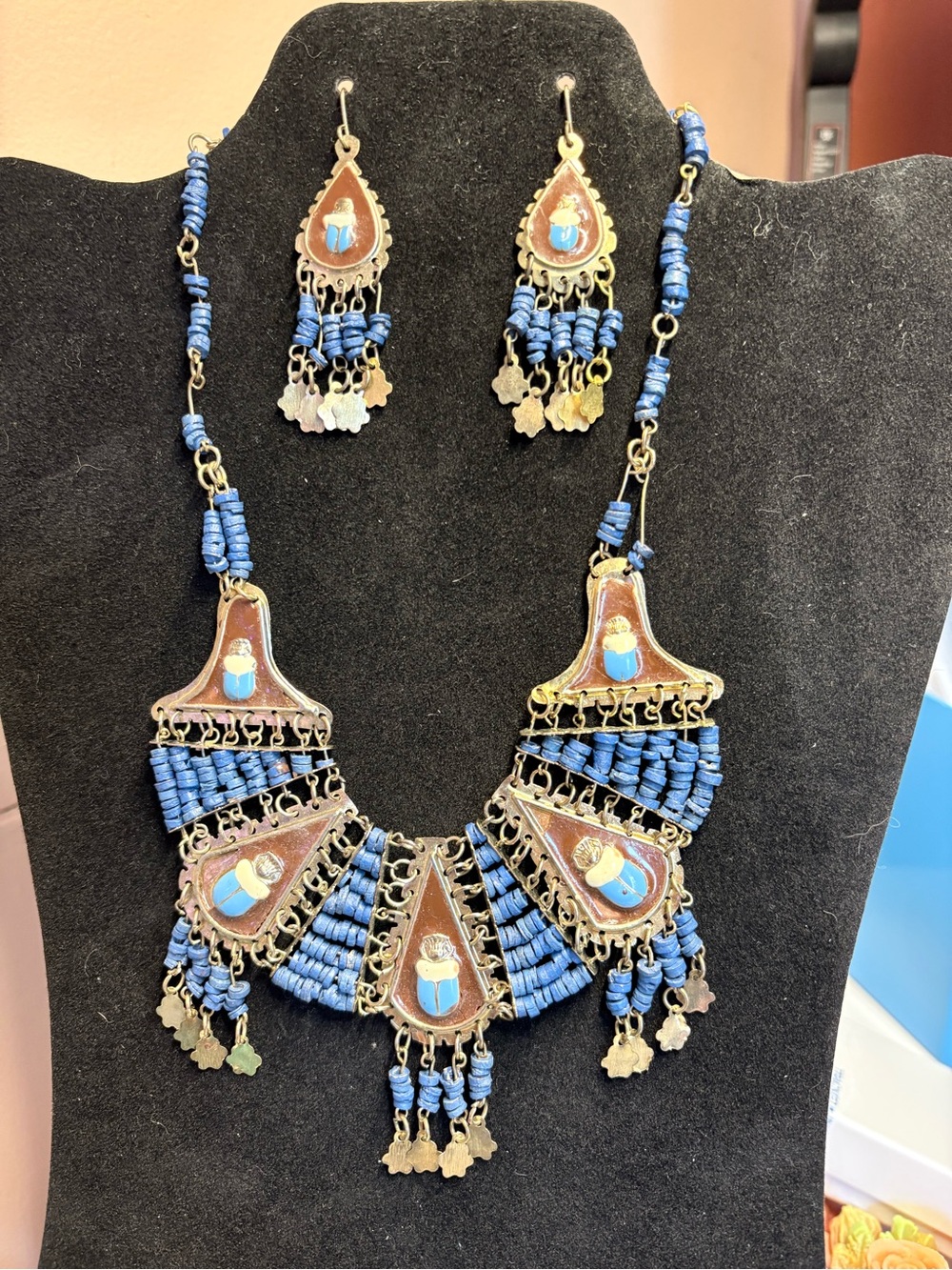 Beautiful vintage Egyptian-inspired necklace and earring set